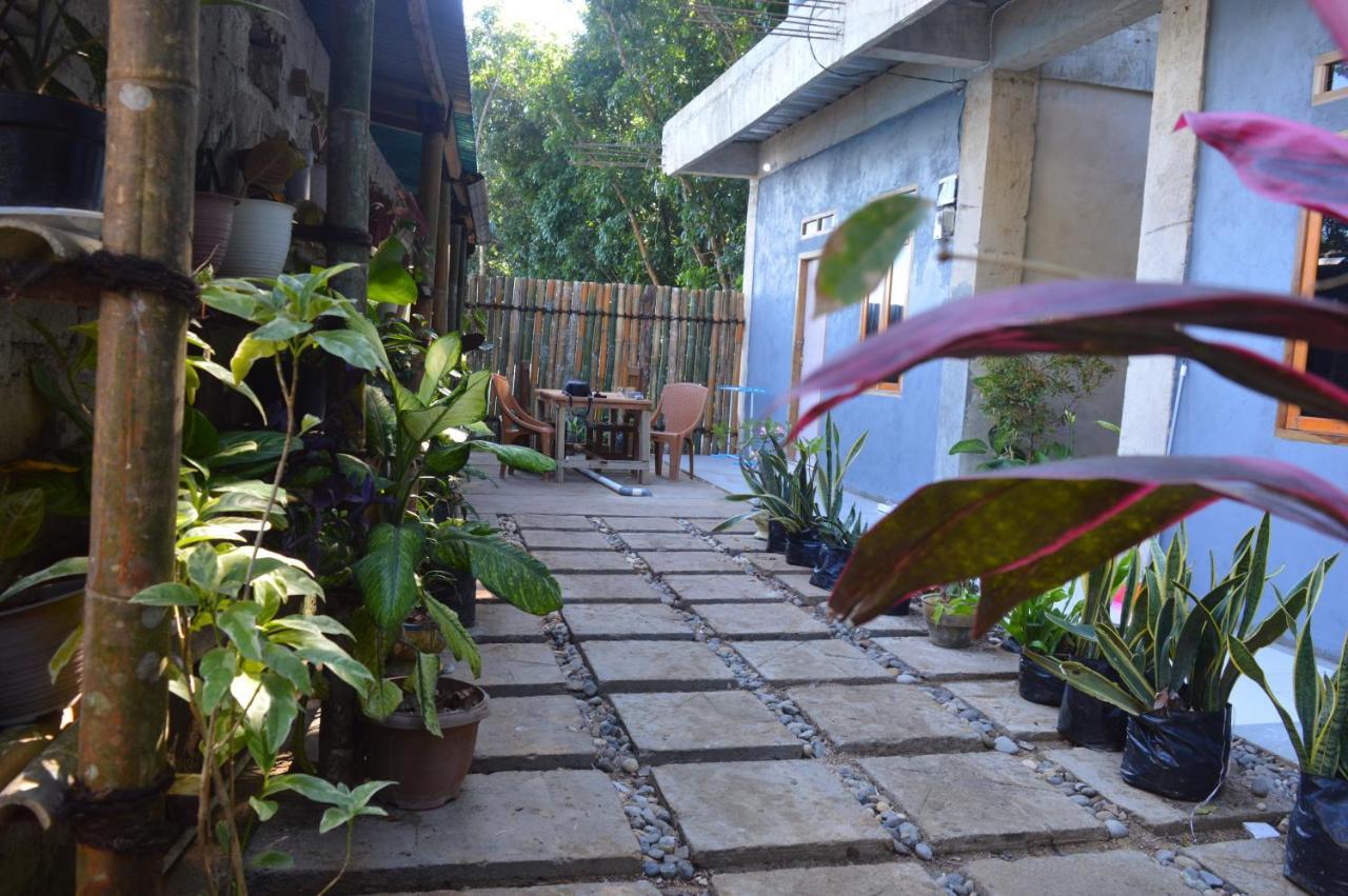 Labuan Bajo Mahoni Guesthouse Exterior foto